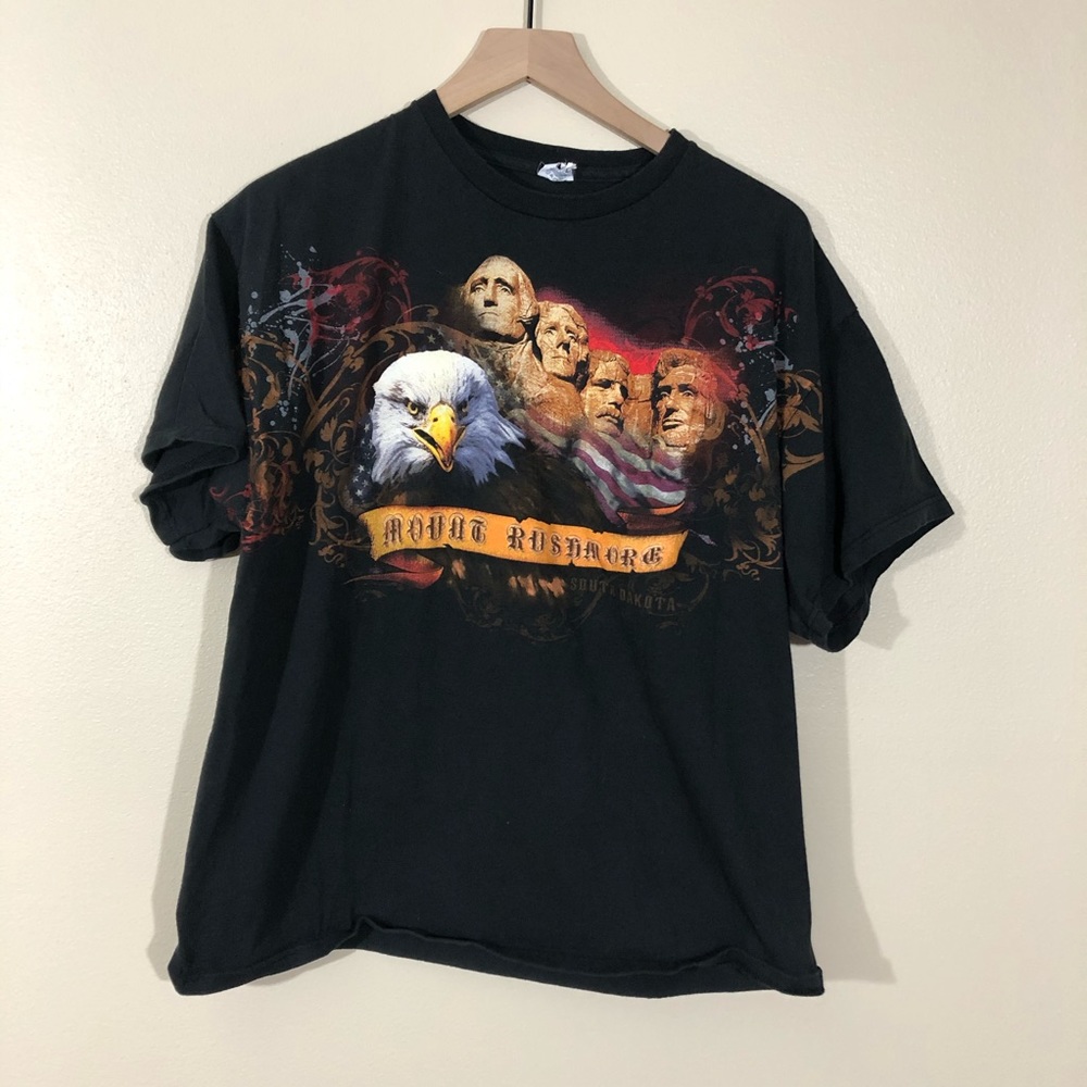 Men’s Graphic Tee - Mount Rushmore